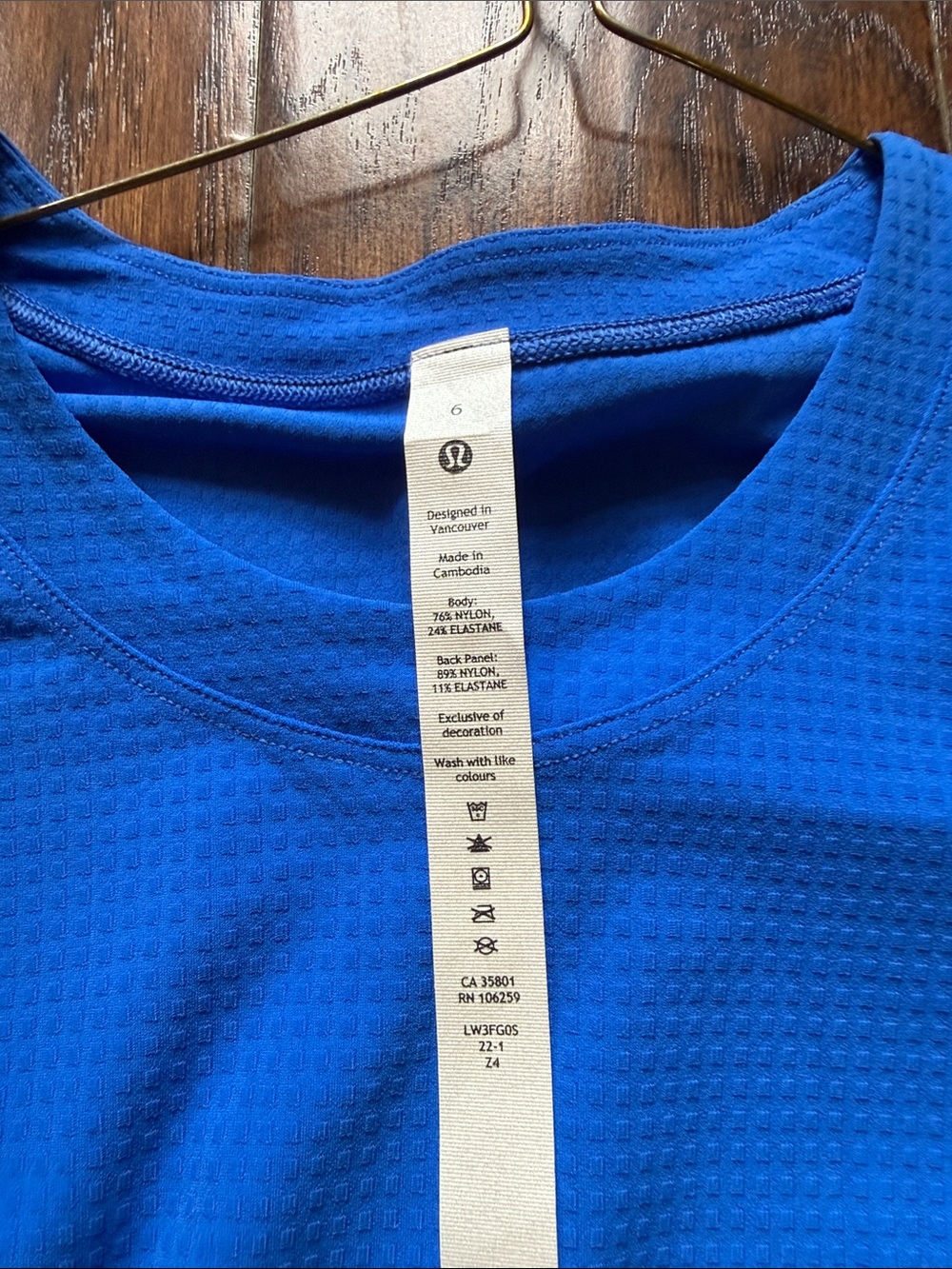 NWT!  Lululemon Ventilated Mesh-Back Run Long Sleeve, size 6 - Picture 7 of 10